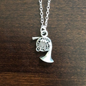 french horn, french horn gifts, french horn necklace, french horn pendant, french horn jewelry, music, music gifts, music necklace, musical