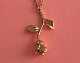 rose necklace, gold rose necklace, necklace rose, rose necklace gold, gold rose jewelry, rose pendant, gold rose pendant, jewelry roses