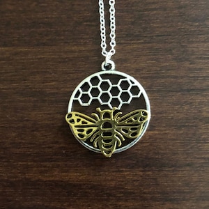 bee, bee gifts, bee necklace, bee necklace for women, bee necklace gold, bee necklace silver, bee pendant, bee pendant necklace, bee jewelry