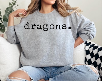 Drachen Typografie svg, Drachen jubeln png, Drachen Maskottchen png, Drachen png-Dateien, Drachen Spiritwear Designs, Maskottchen handbeschriftetes Design