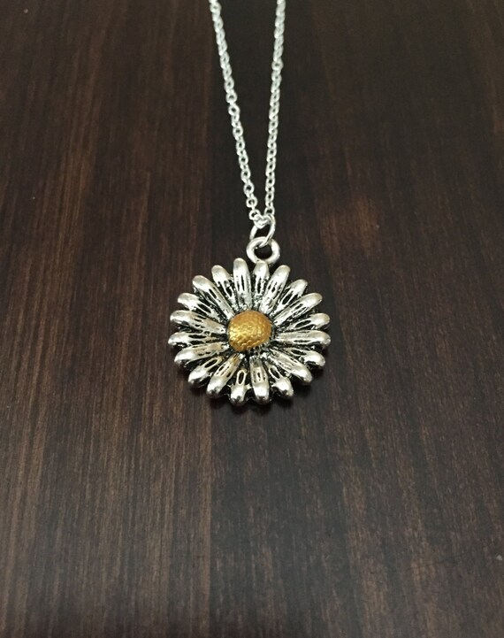 Simple sunflower necklace clearance