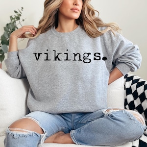 Vikingar png t-shirtdesigner, Vikings svg, Vikings cheer png, Vikings design, Vikings skjorta svg, Vikings clipart, maskot handbokstäver design