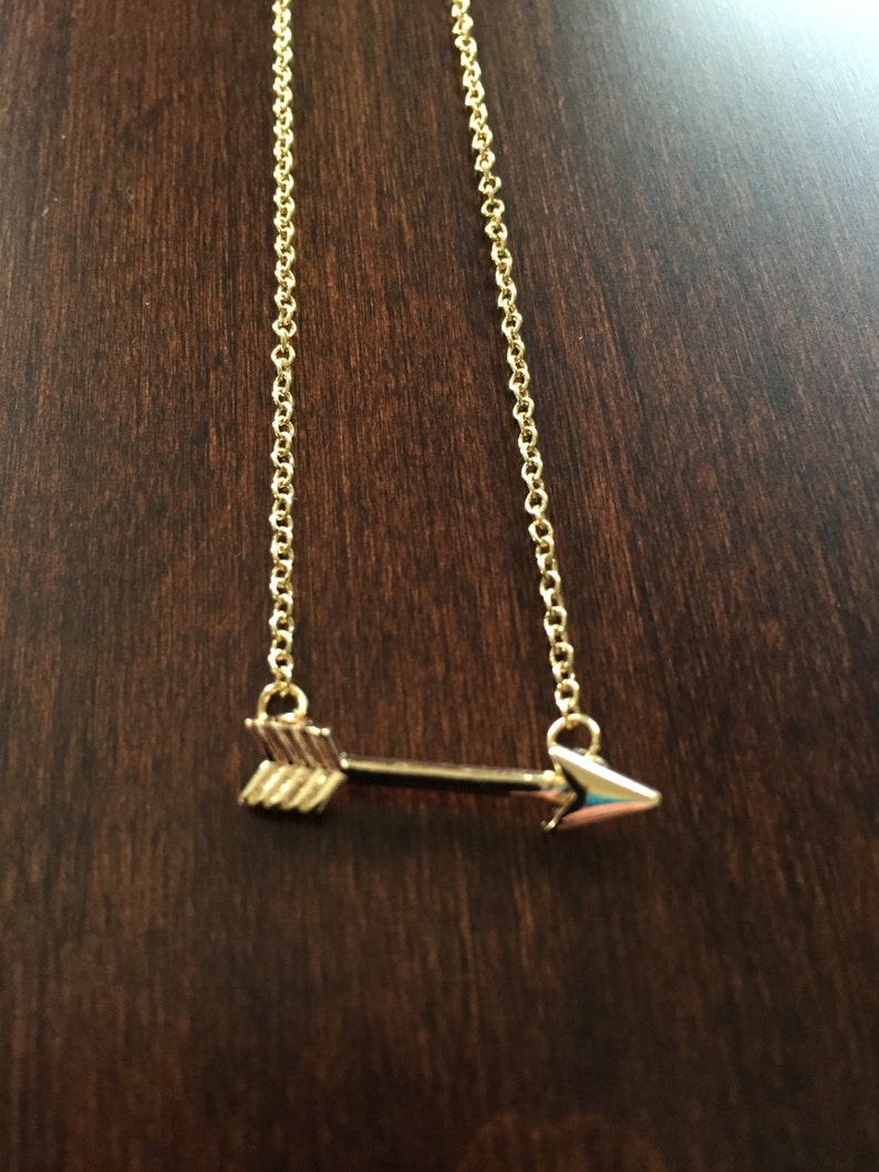 Arrow Necklace in Gold, arrow necklace, gold arrow necklace, arrow jewelry, arrow pendant, small arrow necklace, small necklace, necklace image 1