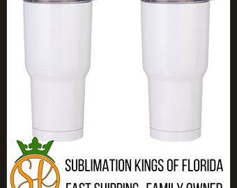Puede incluir: Dos vasos de acero inoxidable blanco con tapas. Los vasos están en blanco y listos para la sublimación. Sublimation Kings of Florida. Envío rápido - Empresa familiar.