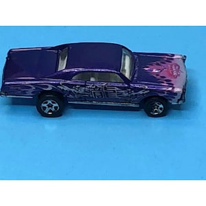 Vintage 1996 Hot Wheels 77 purple GTO