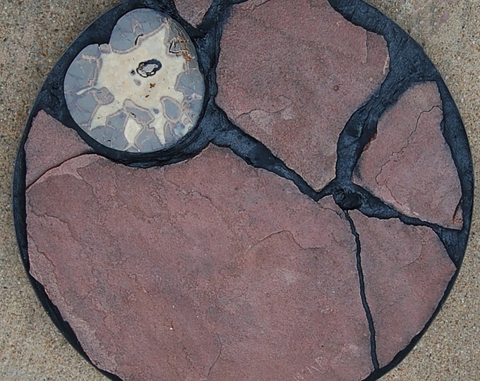 Septarian Nodule: A 21 1/2 diameter x 30" tall natural stone topped accent table