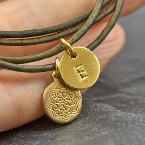 Personalisierte Initialen Lederarmband Gravur Mandala Antik personalisiertes Geschenk mit Karte
