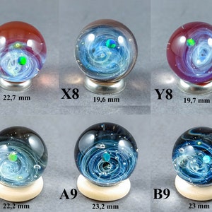 Mini Silber Rauchglas Galaxy Marmor, mit einem schwimmenden Opal Planeten, winzige Glas Galaxy Marmor, Borosilikat Marmor mit einem Opal Z8