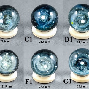 Mini Silber Rauchglas Galaxy Marmor, mit einem schwimmenden Opal Planeten, winzige Glas Galaxy Marmor, Borosilikat Marmor mit einem Opal E1