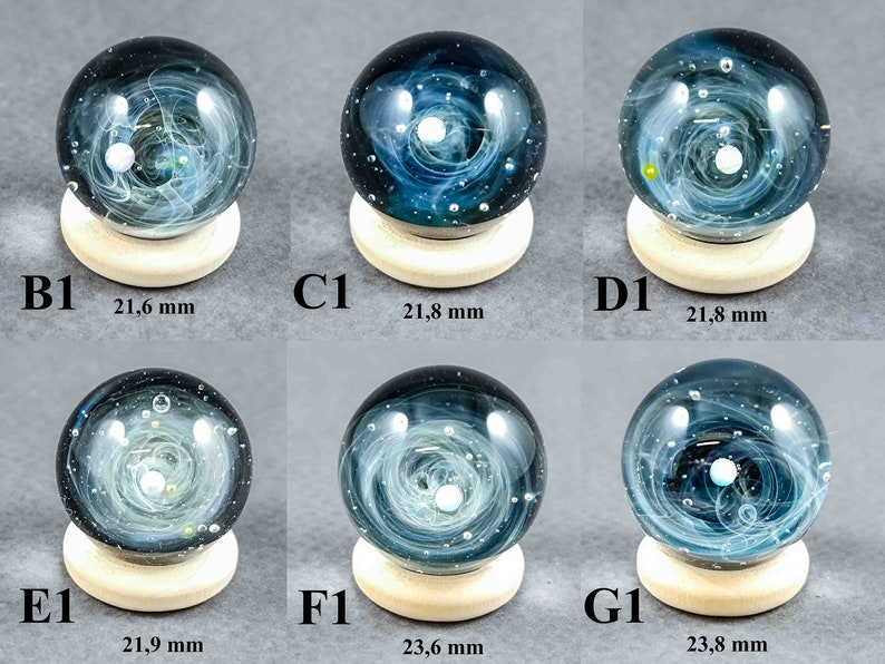 Mini Silber Rauchglas Galaxy Marmor, mit einem schwimmenden Opal Planeten, winzige Glas Galaxy Marmor, Borosilikat Marmor mit einem Opal E1