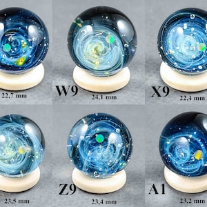 Mini Silber Rauchglas Galaxy Marmor, mit einem schwimmenden Opal Planeten, winzige Glas Galaxy Marmor, Borosilikat Marmor mit einem Opal W9