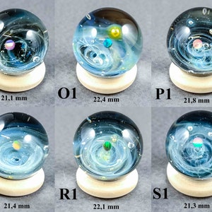 Mini Silber Rauchglas Galaxy Marmor, mit einem schwimmenden Opal Planeten, winzige Glas Galaxy Marmor, Borosilikat Marmor mit einem Opal Bild 4
