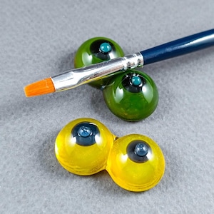 Glass Brush Rests – Handmade Borosilicate Pen Holders in Breast, Cat, Cloud & Leaf Shapes, Funny Durable Art Gifts, Glass Tool Rests