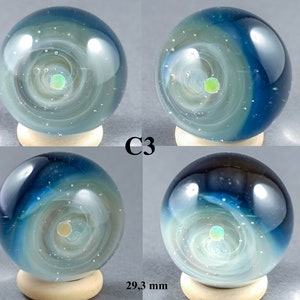 Marbre galaxie en verre fumé argenté, avec une planète opale flottante, Marbre galaxie en verre, Marbre borosilicaté avec une opale, Marbre en verre astronomie image 4
