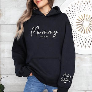 Mummy Hoodie With Name On Sleeve, Mama Est Sweatshirt, Mothers Day Gift, Personalised Mum Gift, Mum Life Jumper, New Mum Hoody, Custom Mama