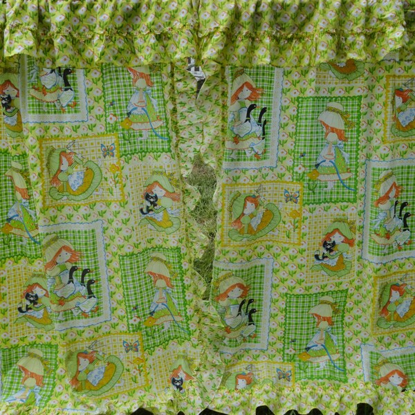 Vintage Curtains-Holly Hobbie Type, Sunbonnet Girl