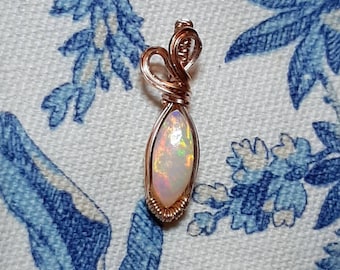Dainty Opal Halskette Draht eingewickelt feurige auffällige natürliche Edelstein gewebte handgemachte Anhänger 14 Karat Gold gefüllt Geschenk Oktober Birthstone