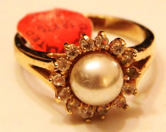 Gold Plated 18k ring with zircons and pearl