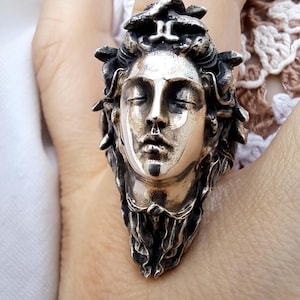Medusa Head Ring, Artisanal Jewelry made by Sterling Silver, Greek Mythology Goddess Amulet