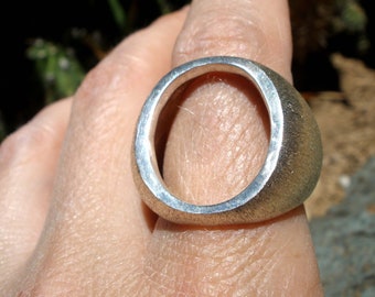 Minimaler offener ovaler Ring, roher Silberring, ovaler Loch-Rohring, leerer moderner Ring, organischer Ring aus Sterlingsilber, Rohring, Selbstgeschenk