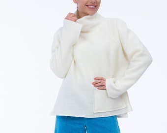 Neuer Oversized Pullover Damen weiß, mit Schalkragen und Tasche in lockerer Passform aus Wolle, warmer Winterpullover, Wollpullover weit