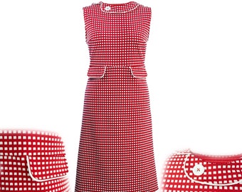 Slight A-line summer dress, stretchy, knee-length red and white checked dress with collar and pocket flaps