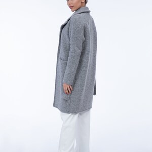 Abrigo de lana gris sobre las rodillas, con cuello de solapa, bolsillos de parche grandes, cinturón de corbata, abrigo corto clásico para damas, cárdigan, blanco de invierno imagen 5