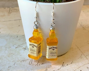 Azura/'s Lockbox Cute Funny Jack Daniel/'s Honey Whiskey Drink Earrings