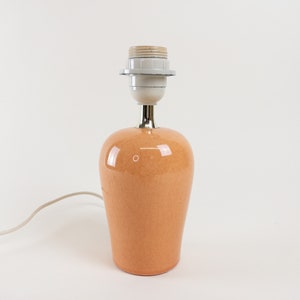 Ceramiczna podstawa lampy Peach: szkliwo spękane, Porcelanas de Bruxelles