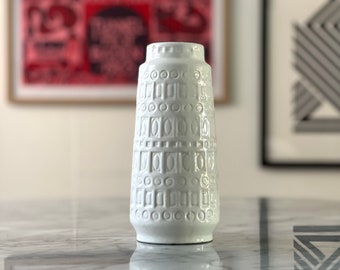 Scheurich White Inca Vase: West German Geometric Pottery 260-22