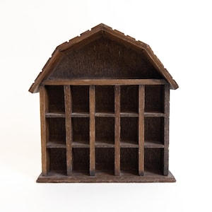 Vitrine en bois pour miniatures - Porte-dé à coudre - Maison alpine suisse de la curiosité et des objets de collection