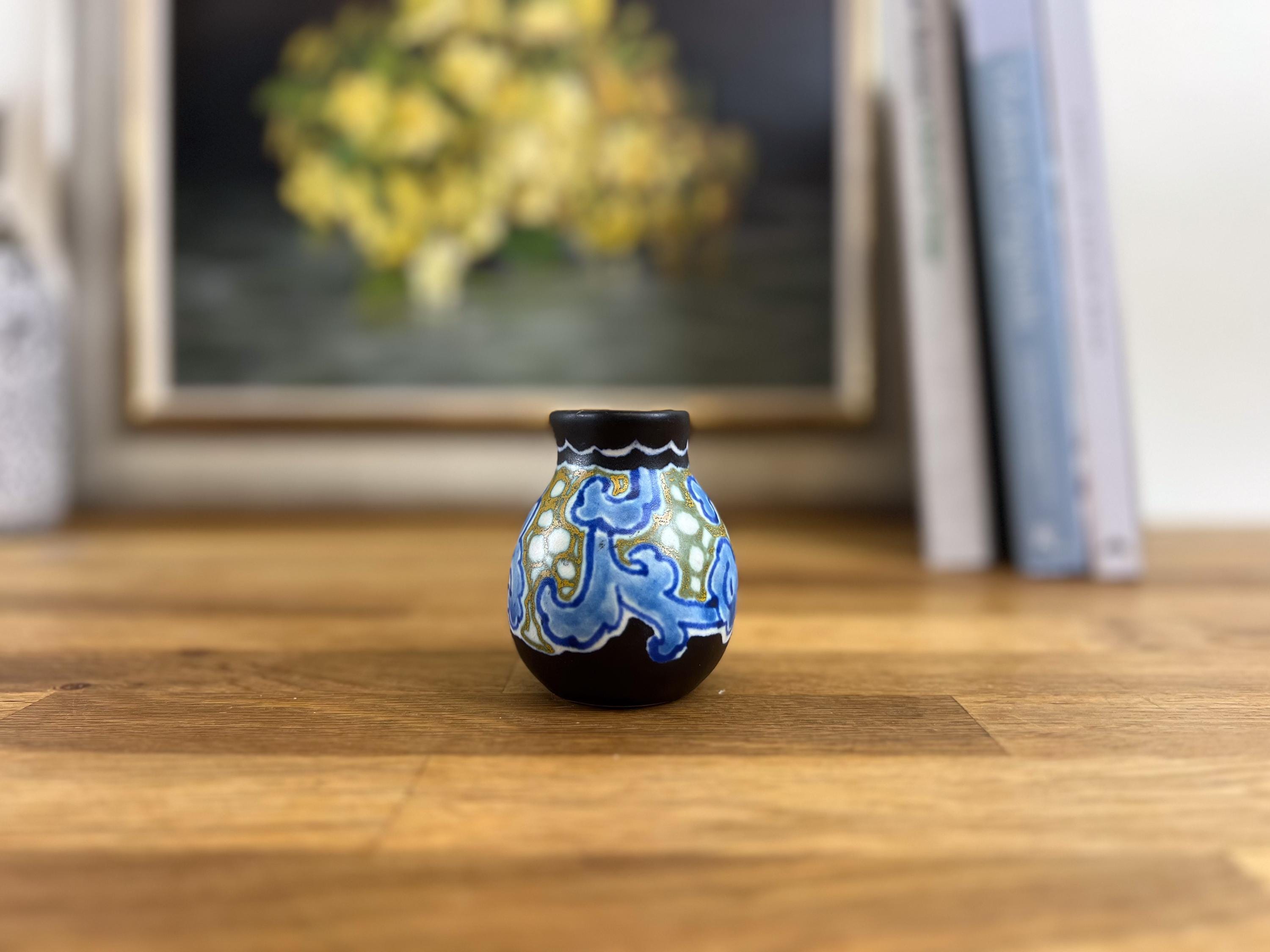 ゴーダ製アールデコ陶器の花瓶：手描きのオランダ製ディンプル模様の