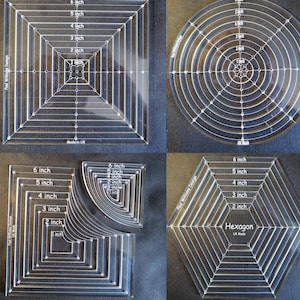 Può includere: Set di quattro righelli per quilting in acrilico trasparente con forme e dimensioni diverse. I righelli includono un quadrato, un cerchio, un esagono e una forma curva. Ogni righello è contrassegnato in pollici per la misurazione.