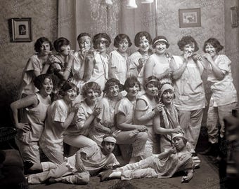 VINTAGE SLUMBER PARTY 1920s Flappers Women Printable Ephemera Prohibition Roaring Twenties Antique Photograph Digital Download 300dpi Jpeg