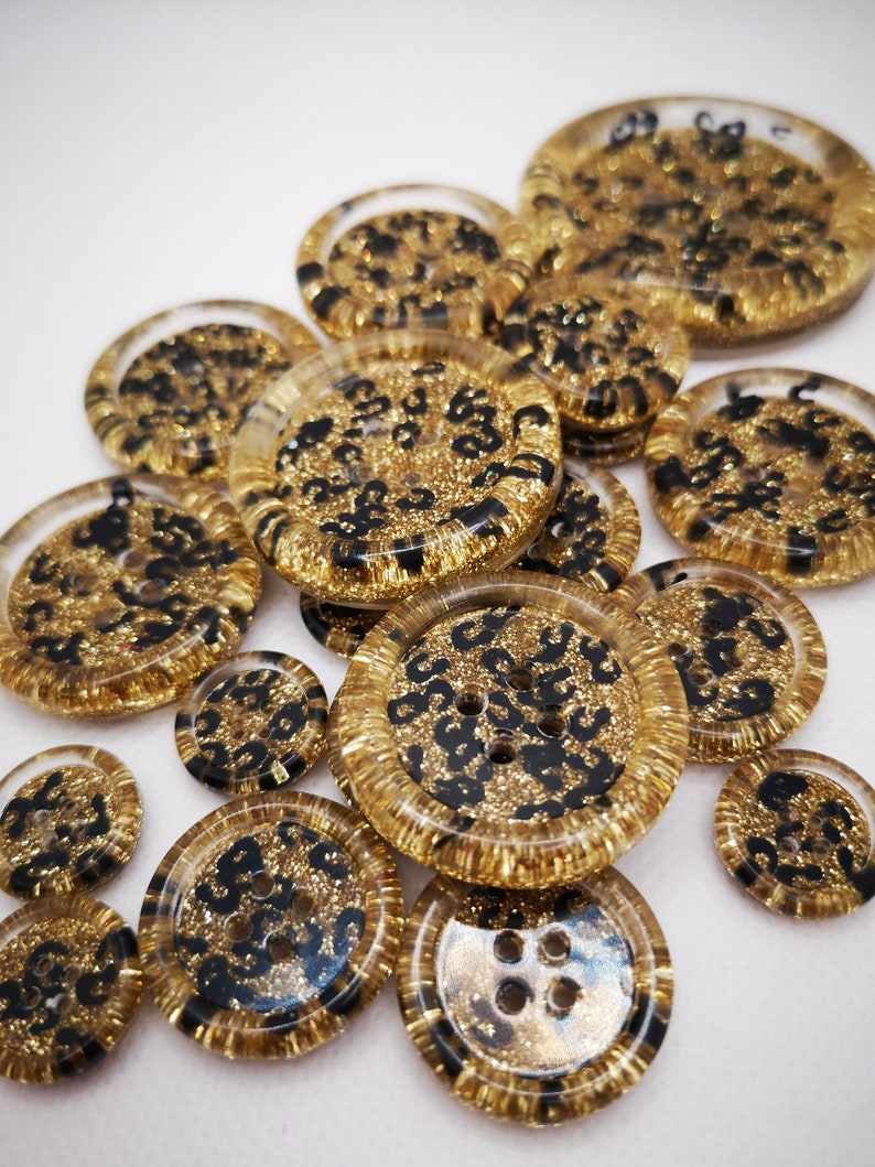 The Mob Wife Button - Leopard Print - Gold Glitter - Knitting - Crochet ...