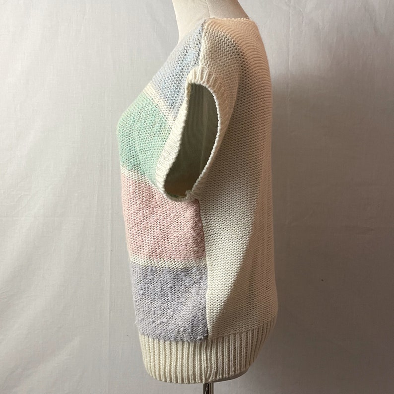 Textured Striped 1980\u2019s Crochet Knit Sleeveless Top Pink Colorblock