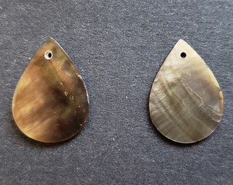 6 Pieces Black lip Shell Teardrop Pendant (.75" x 1.1")