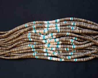 Perline di cocco marroni di diverse dimensioni con combinazioni. Lunghezza 40,6 cm (16 pollici).