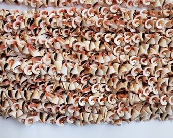 Red everlasting luhuanus shell curly nuggets (16")