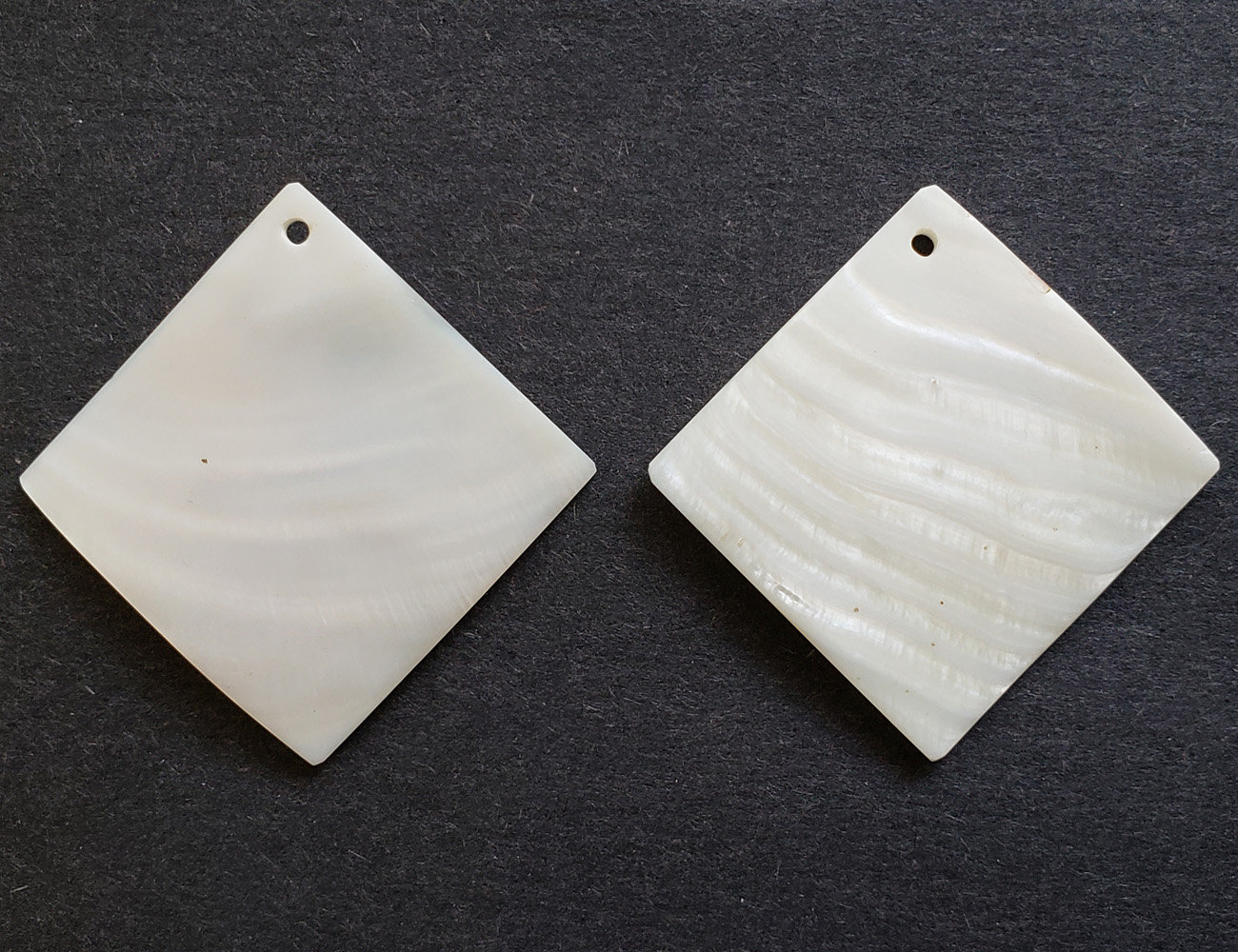 2 Pieces White Kabibi Shell Diamond Pendant (2.4