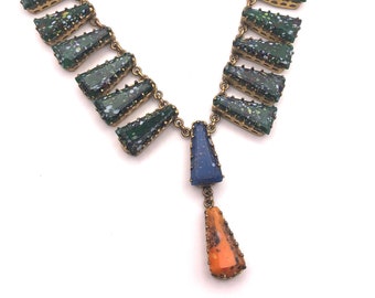 Collier vintage des années 1960 en lambris de verre moucheté vert, bleu, orange - très inhabituel
