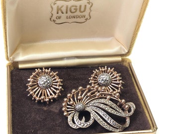 Ensemble broche et boucles d'oreilles Kigu of London classique des années 50 - Marcassite - dans la boîte d'origine