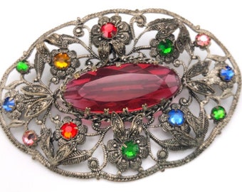 Broche ancienne tchèque en filigrane : grande pierre de verre rouge, motif floral
