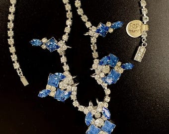 Juliana, Delizza & Elster, États-Unis d'Amérique, collier vintage avec pierres en cristal et verre bleu saphir clair