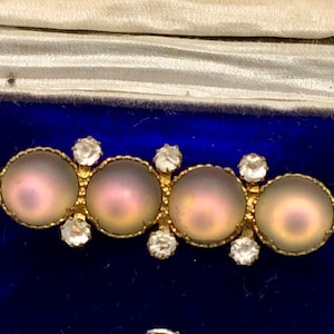 Victorian Saphiret Czech Edwardian Frosted Cabochon and paste gilt metal bar brooch 1900-1920