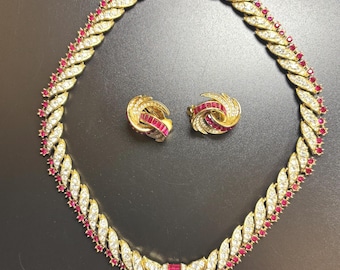 Collier et boucles d'oreilles clip Attwood Sawyer en cristal rouge rubis, 1980s Ensemble