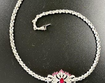 Collier Attwood and Sawyer années 60 en verre argenté et rubis