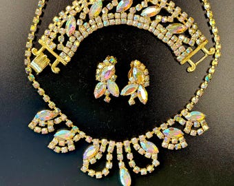 Collier, bracelet et boucles d'oreilles clip aurore boréale vintage des années 1950
