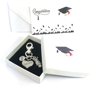 Graduiert 2020 mit Eule Charme Schlüsselanhänger und Graduierung Geschenkkarte - 4 Geschenkoptionen