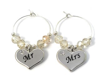 Mr & Mrs Wine Glass Charms – Wedding Glass Markers – Bridal Shower Table Decor - Party Gift